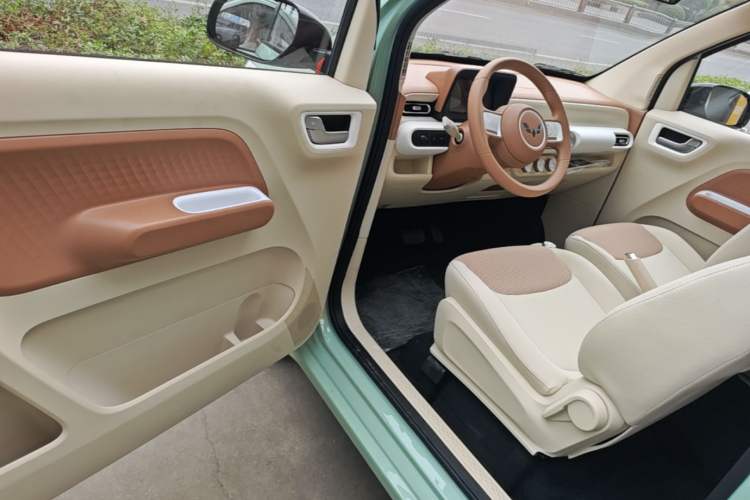 Used Wuling Hongguang MINIEV 2024 3rd Generation 215km Youth Edition Driver Seat