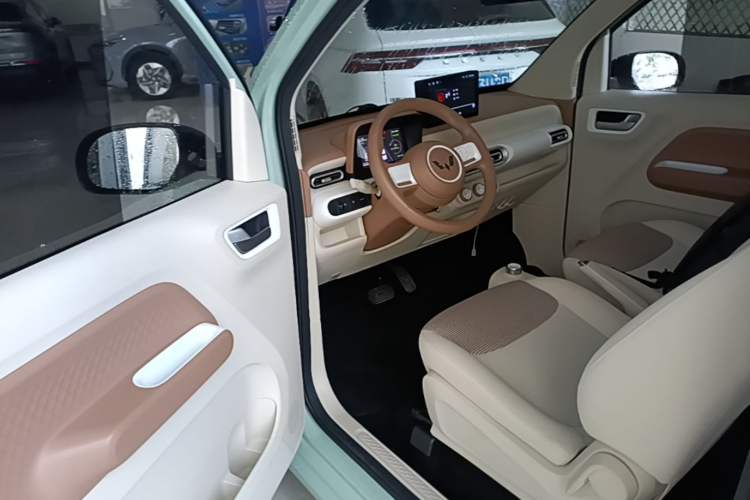 Used Wuling Hongguang MINIEV 2024 3rd Generation 215km Youth Edition Driver Seat
