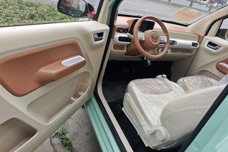 Used Wuling Hongguang MINIEV 2024 3rd Generation 215km Youth Edition Driver Seat
