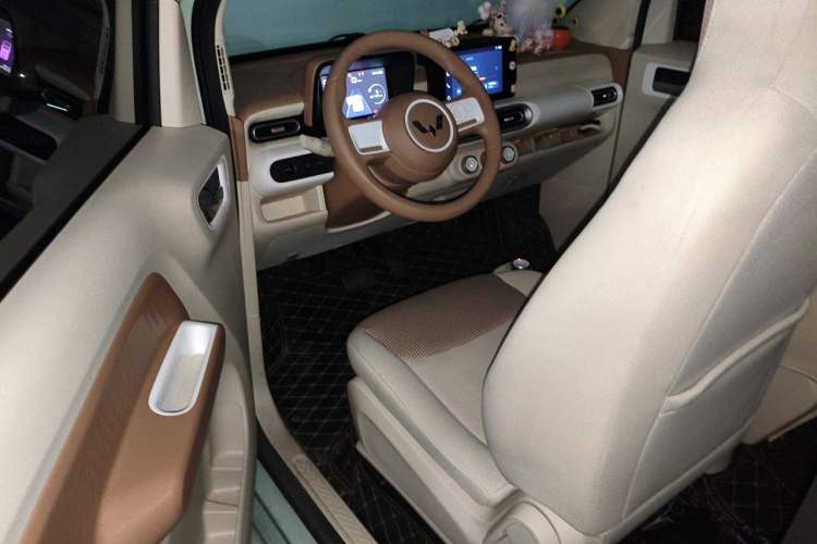 Used Wuling Hongguang MINIEV 2024 3rd Generation 215km Youth Edition Driver Seat