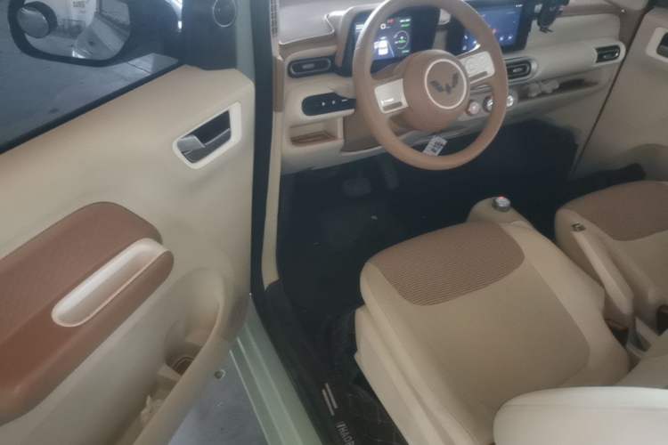 Used Wuling Hongguang MINIEV 2024 3rd Generation 170 km Driver Seat