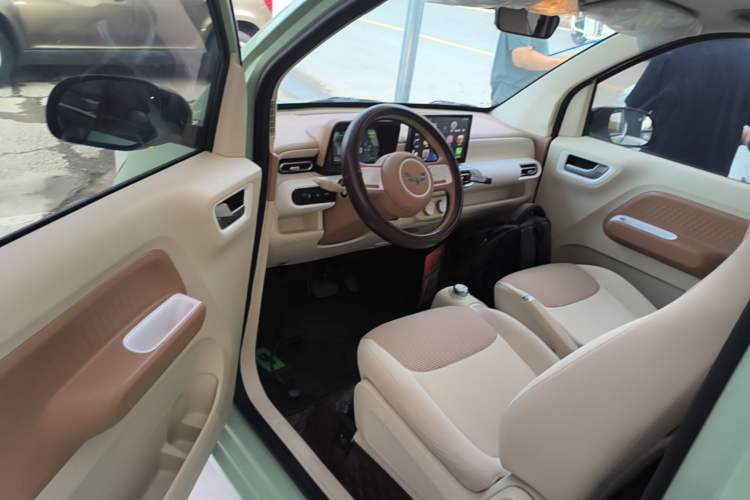 Used Wuling Hongguang MINIEV 2024 3rd Generation 215km Youth Edition Driver Seat