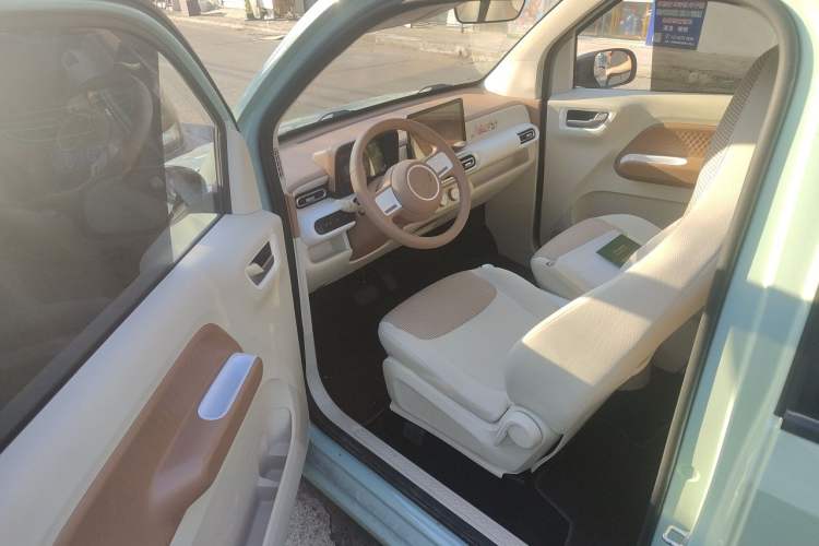 Used Wuling Hongguang MINIEV 2024 3rd Generation 215km Youth Edition Driver Seat