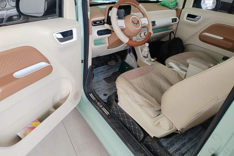 Used Wuling Hongguang MINIEV 2024 3rd Generation 215km Youth Edition Driver Seat