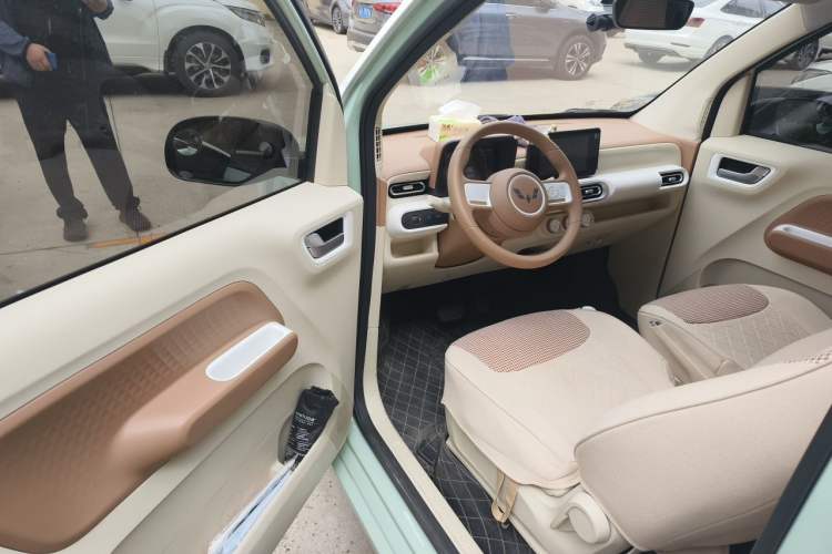 Used Wuling Hongguang MINIEV 2024 3rd Generation 215km Advanced Version Driver Seat