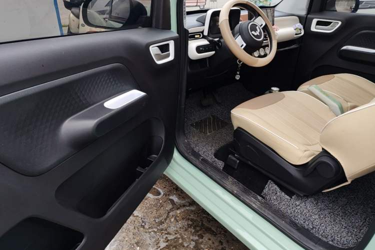 Used Wuling Hongguang MINIEV 2024 3rd Generation 215km Youth Edition Driver Seat