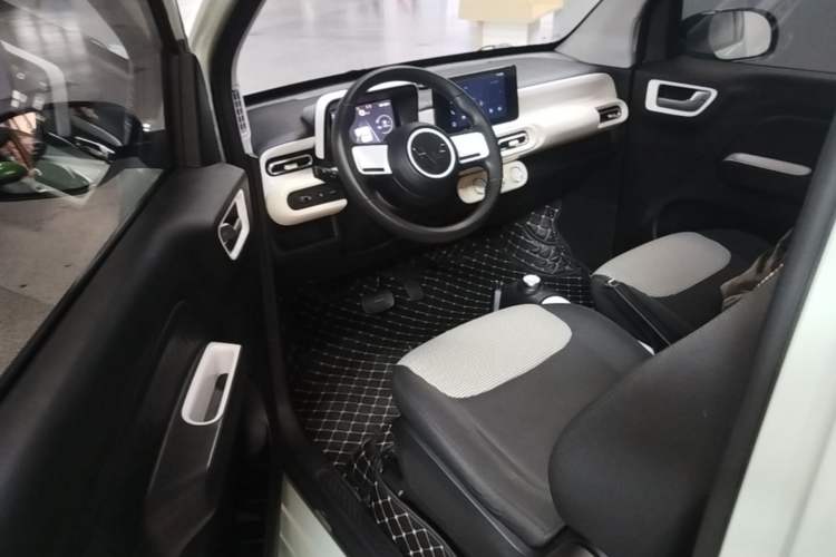 Used Wuling Hongguang MINIEV 2024 3rd Generation 215km Advanced Version Driver Seat