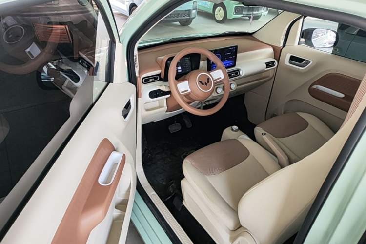 Used Wuling Hongguang MINIEV 2024 3rd Generation 215km Youth Edition Driver Seat