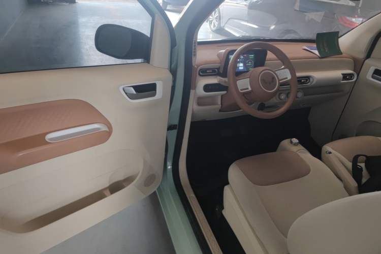 Used Wuling Hongguang MINIEV 2024 3rd Generation 215km Youth Edition Driver Seat