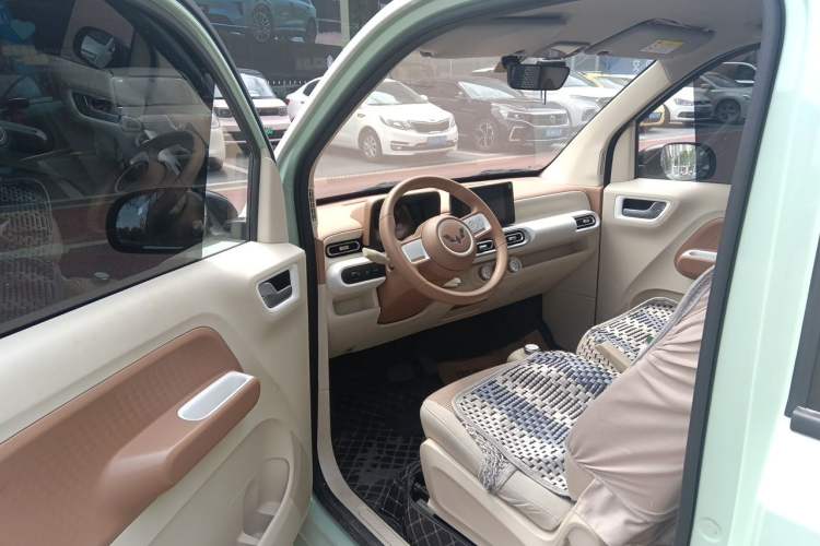 Used Wuling Hongguang MINIEV 2024 3rd Generation 215km Advanced Version Driver Seat