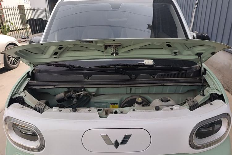 Used Wuling Hongguang MINIEV 2024 Third Generation 120 km Engine Bay