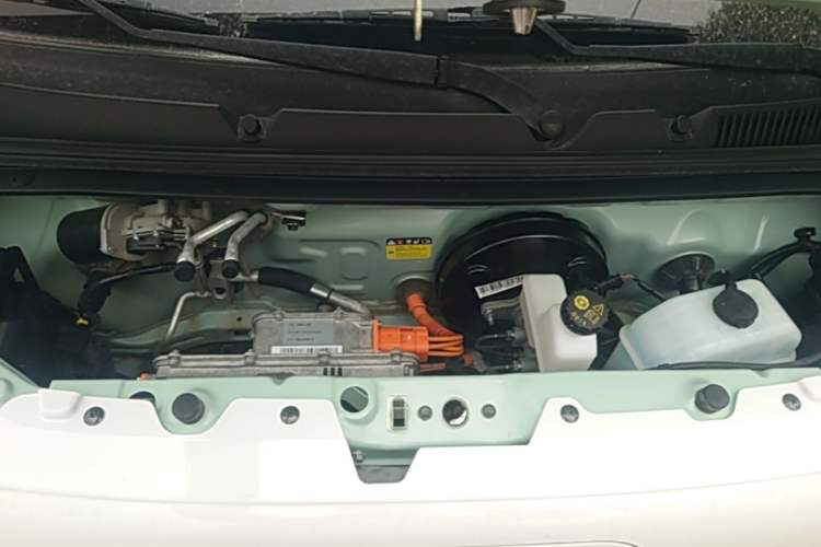 Used Wuling Hongguang MINIEV 2024 3rd Generation 215km Advanced Version Engine Bay