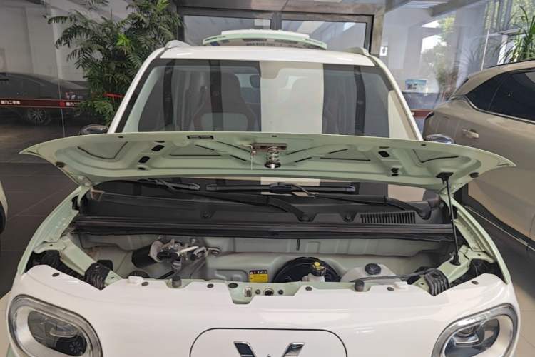 Used Wuling Hongguang MINIEV 2024 3rd Generation 215km Advanced Version Engine Bay
