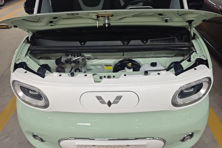 Used Wuling Hongguang MINIEV 2024 3rd Generation 170 km Engine Bay