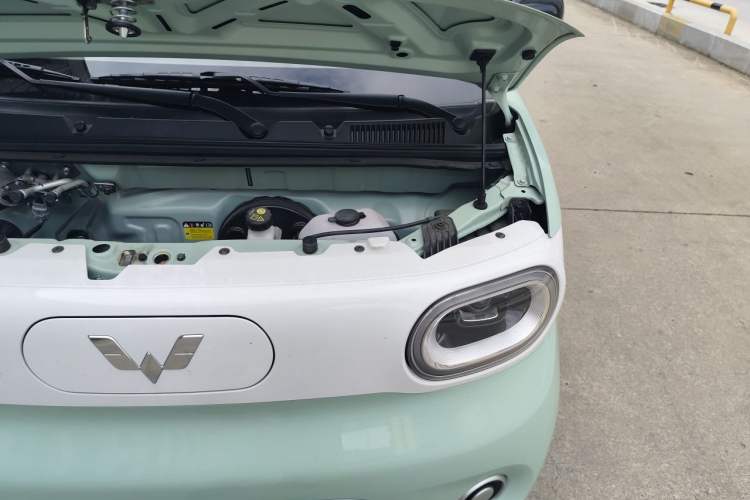 Used Wuling Hongguang MINIEV 2024 3rd Generation 215km Youth Edition Engine Bay Left