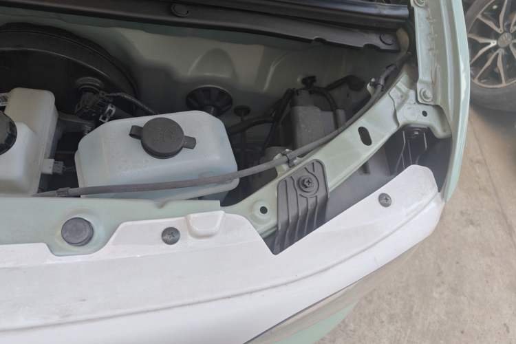 Used Wuling Hongguang MINIEV 2024 3rd Generation 215km Youth Edition Engine Bay Left