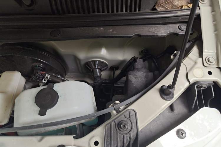 Used Wuling Hongguang MINIEV 2024 3rd Generation 215km Advanced Version Engine Bay Left