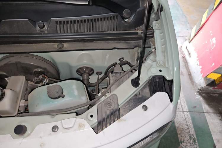 Used Wuling Hongguang MINIEV 2024 3rd Generation 215km Advanced Version Engine Bay Left