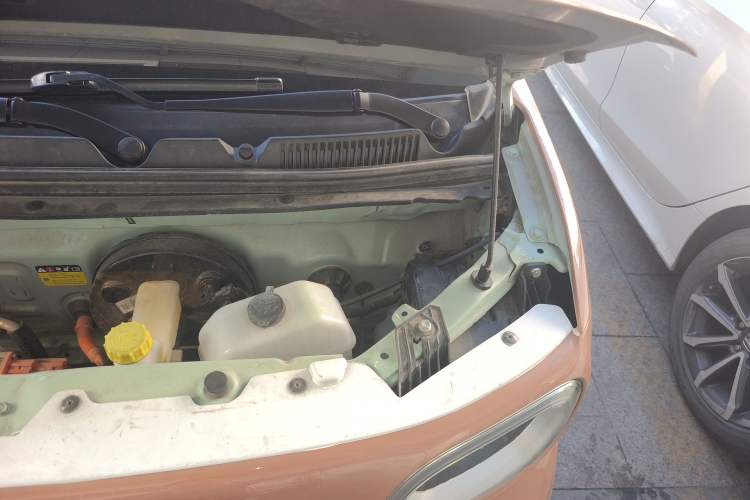 Used Wuling Hongguang MINIEV 2024 3rd Generation 215km Youth Edition Engine Bay Left