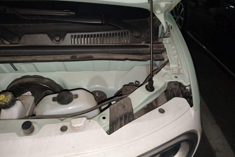 Used Wuling Hongguang MINIEV 2024 3rd Generation 215km Youth Edition Engine Bay Left