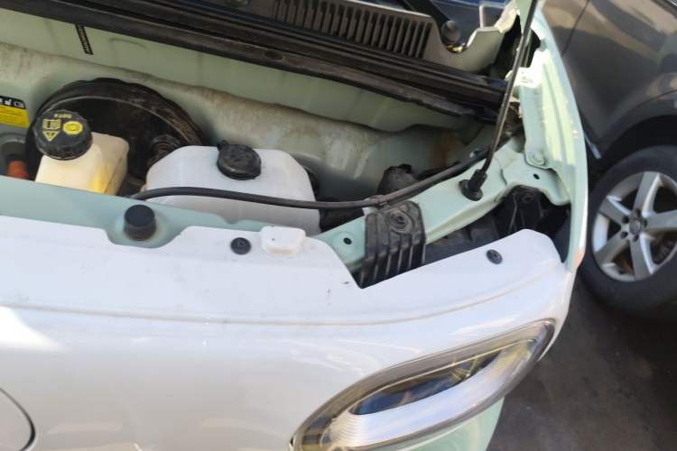 Used Wuling Hongguang MINIEV 2024 3rd Generation 215km Youth Edition Engine Bay Left