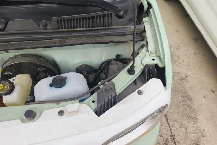 Used Wuling Hongguang MINIEV 2024 3rd Generation 215km Advanced Version Engine Bay Left