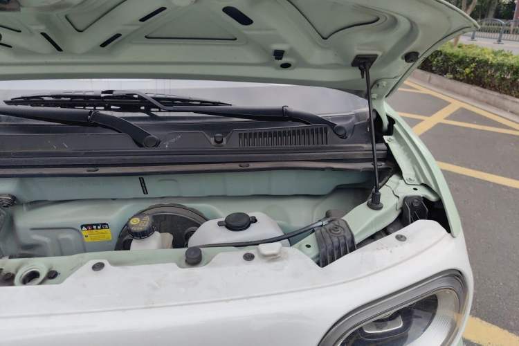 Used Wuling Hongguang MINIEV 2024 3rd Generation 215km Advanced Version Engine Bay Left