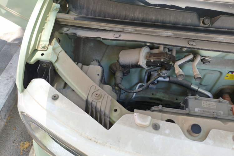 Used Wuling Hongguang MINIEV 2024 3rd Generation 215km Advanced Version Engine Bay Right
