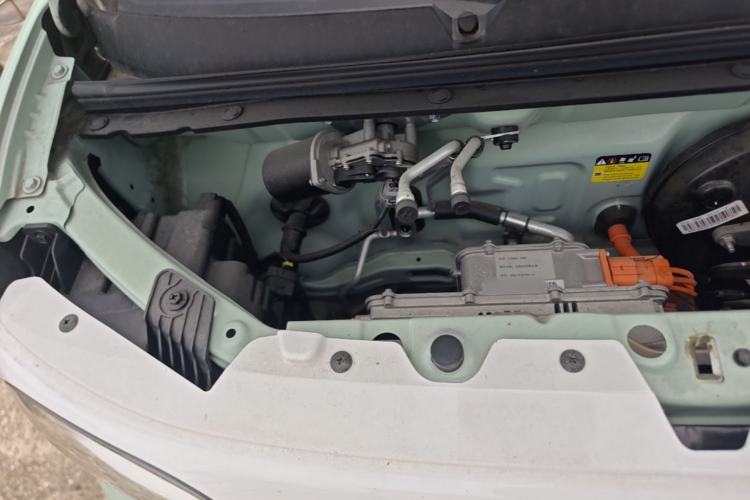 Used Wuling Hongguang MINIEV 2024 3rd Generation 215km Youth Edition Engine Bay Right