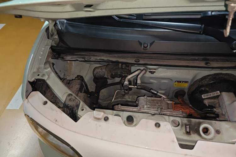 Used Wuling Hongguang MINIEV 2024 3rd Generation 215km Youth Edition Engine Bay Right