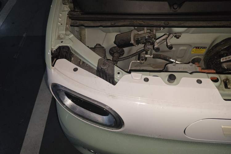 Used Wuling Hongguang MINIEV 2024 3rd Generation 215km Youth Edition Engine Bay Right