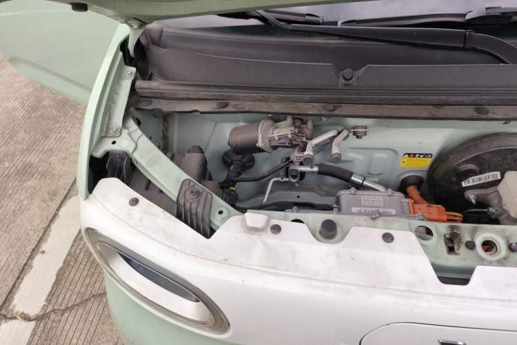 Used Wuling Hongguang MINIEV 2024 3rd Generation 215km Youth Edition Engine Bay Right