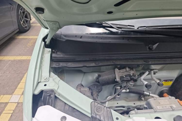 Used Wuling Hongguang MINIEV 2024 3rd Generation 215km Youth Edition Engine Bay Right