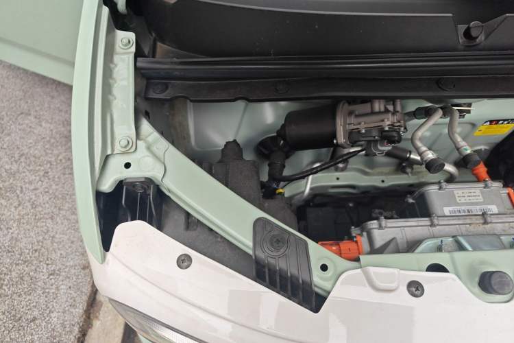 Used Wuling Hongguang MINIEV 2024 3rd Generation 215km Youth Edition Engine Bay Right