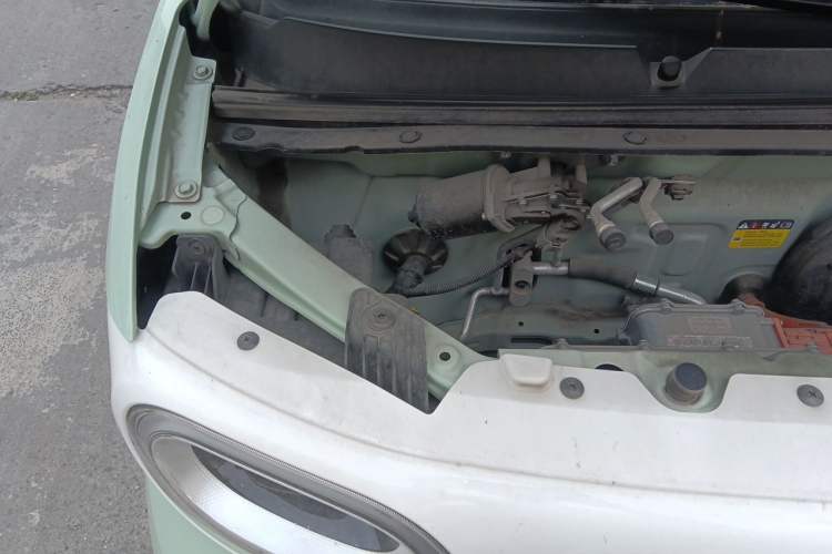 Used Wuling Hongguang MINIEV 2024 3rd Generation 215km Advanced Version Engine Bay Right