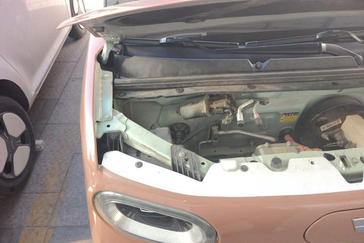 Used Wuling Hongguang MINIEV 2024 3rd Generation 215km Youth Edition Engine Bay Right