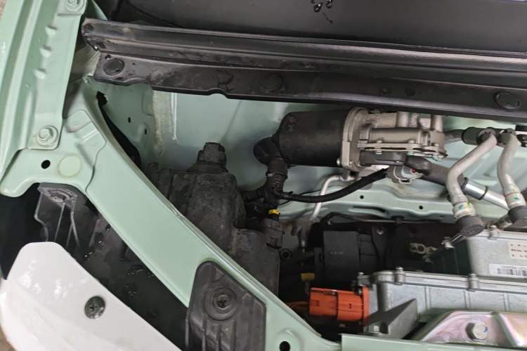 Used Wuling Hongguang MINIEV 2024 3rd Generation 215km Youth Edition Engine Bay Right