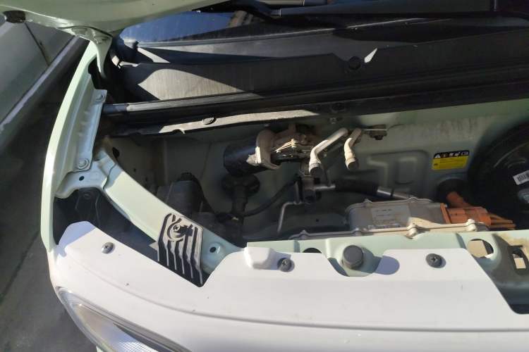 Used Wuling Hongguang MINIEV 2024 3rd Generation 215km Youth Edition Engine Bay Right