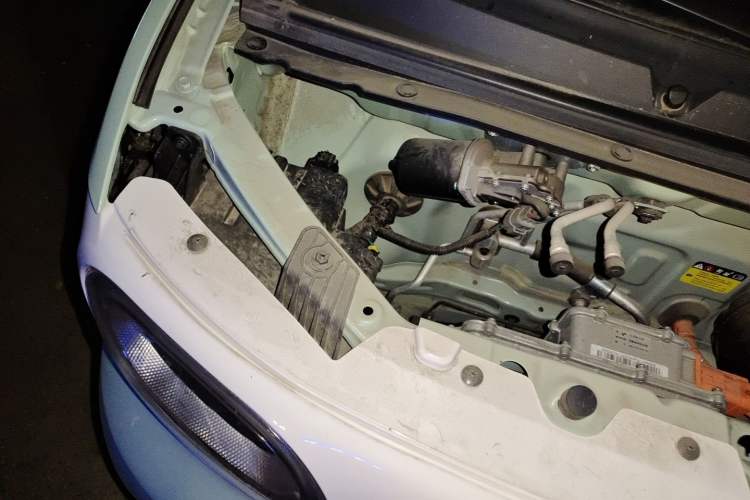 Used Wuling Hongguang MINIEV 2024 3rd Generation 215km Youth Edition Engine Bay Right