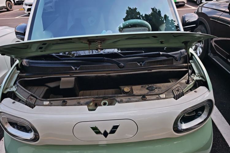 Used Wuling Hongguang MINIEV 2024 3rd Generation 215km Advanced Version Engine Bay