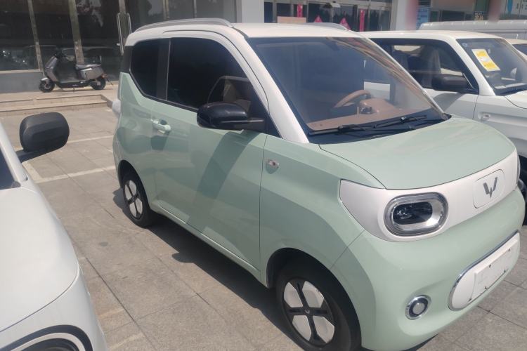 Used Wuling Hongguang MINIEV 2024 3rd Generation 215km Advanced Version Exterior 2