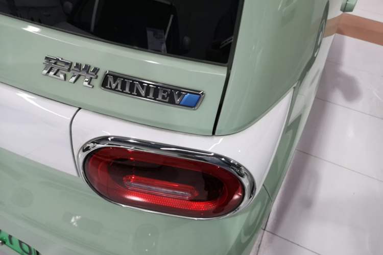 Used Wuling Hongguang MINIEV 2024 3rd Generation 215km Youth Edition Exterior 3