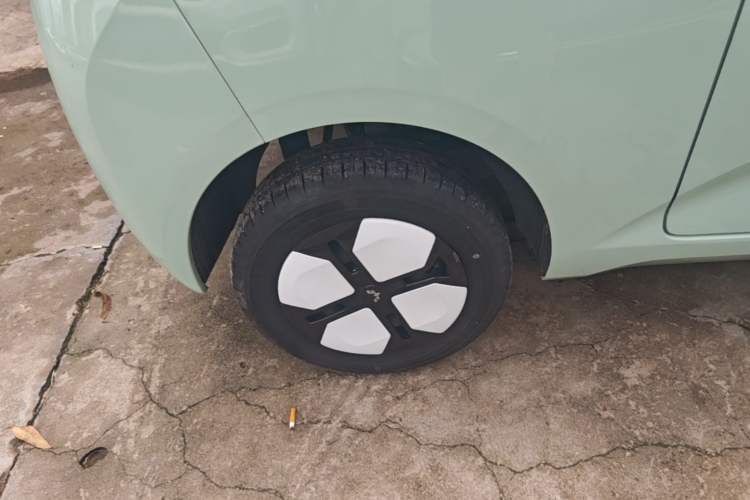 Used Wuling Hongguang MINIEV 2024 3rd Generation 215km Advanced Version Exterior 3