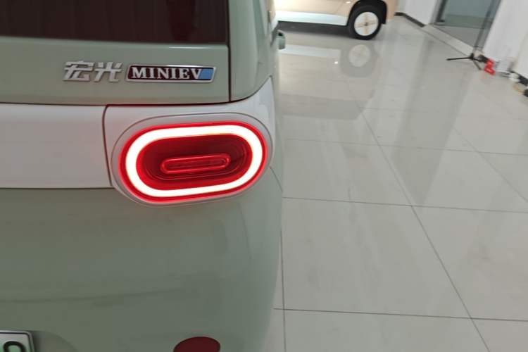 Used Wuling Hongguang MINIEV 2024 3rd Generation 215km Youth Edition Exterior 3