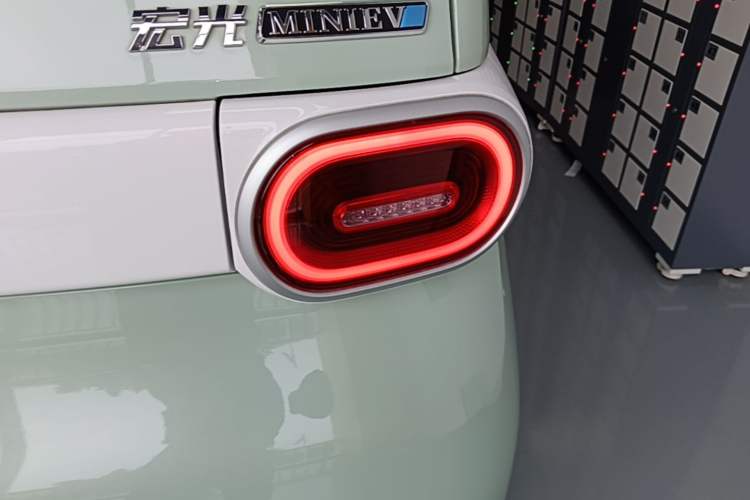 Used Wuling Hongguang MINIEV 2024 3rd Generation 215km Youth Edition Exterior 3