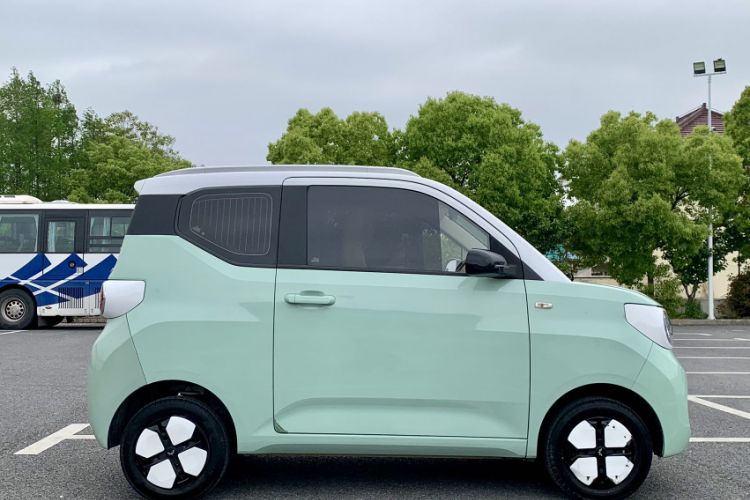 Used Wuling Hongguang MINIEV 2024 3rd Generation 215km Advanced Version Exterior 4