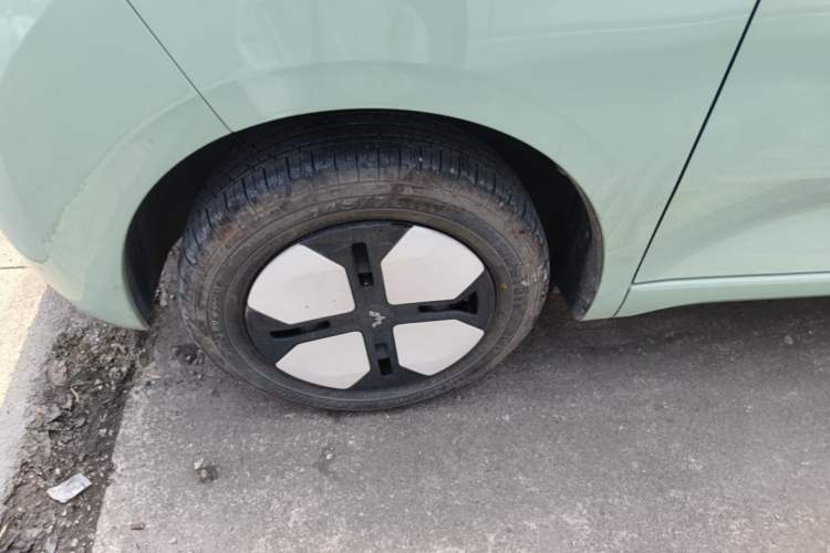 Used Wuling Hongguang MINIEV 2024 3rd Generation 215km Advanced Version Exterior 4