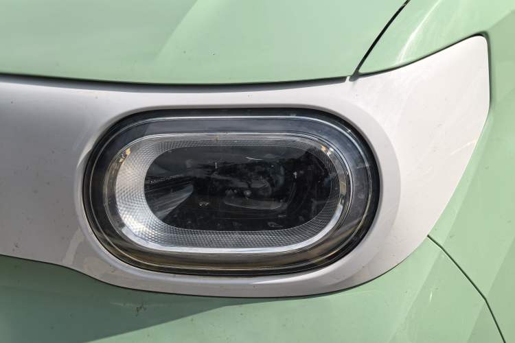 Used Wuling Hongguang MINIEV 2024 3rd Generation 215km Advanced Version Exterior 4