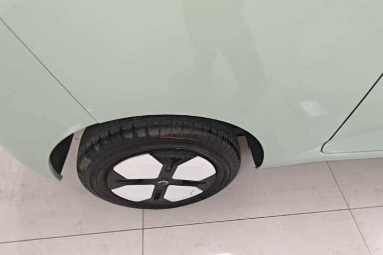 Used Wuling Hongguang MINIEV 2024 3rd Generation 215km Advanced Version Exterior 5