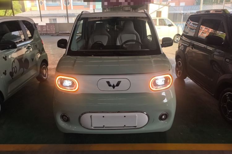 Used Wuling Hongguang MINIEV 2024 3rd Generation 215km Advanced Version Front